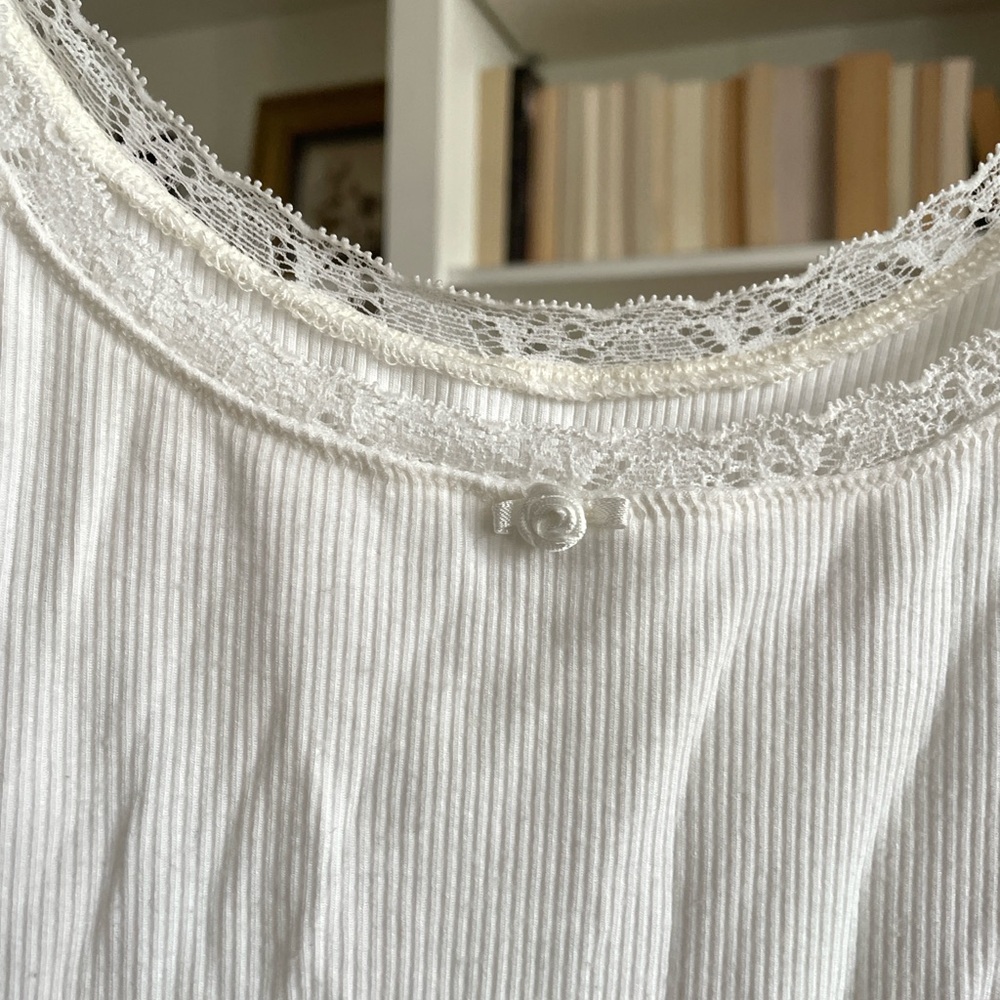 SKIMS Soft Lounge Lace Trim Cami Tank Top - Picture 3 of 10